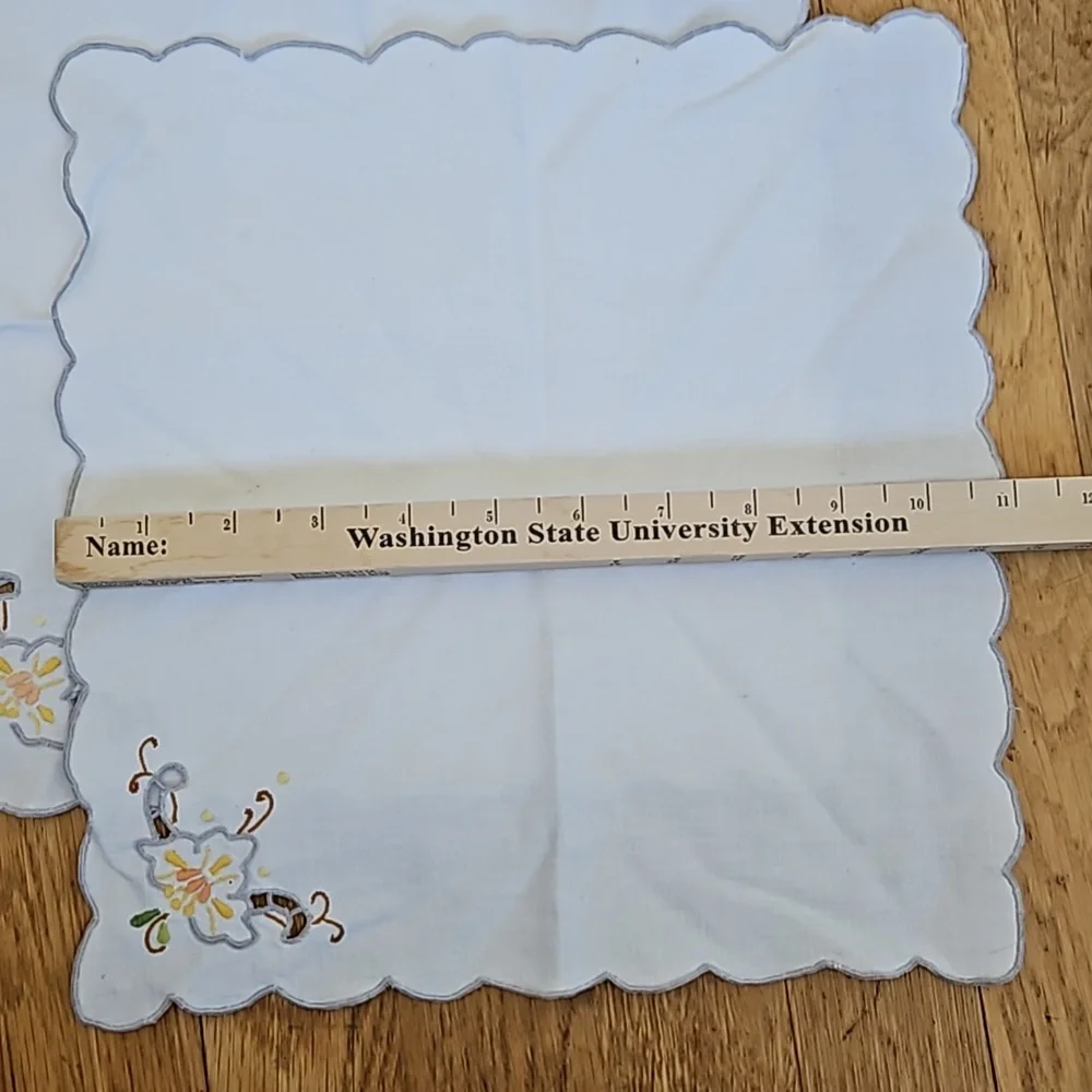 Set of 6 Vintage embroidered napkins